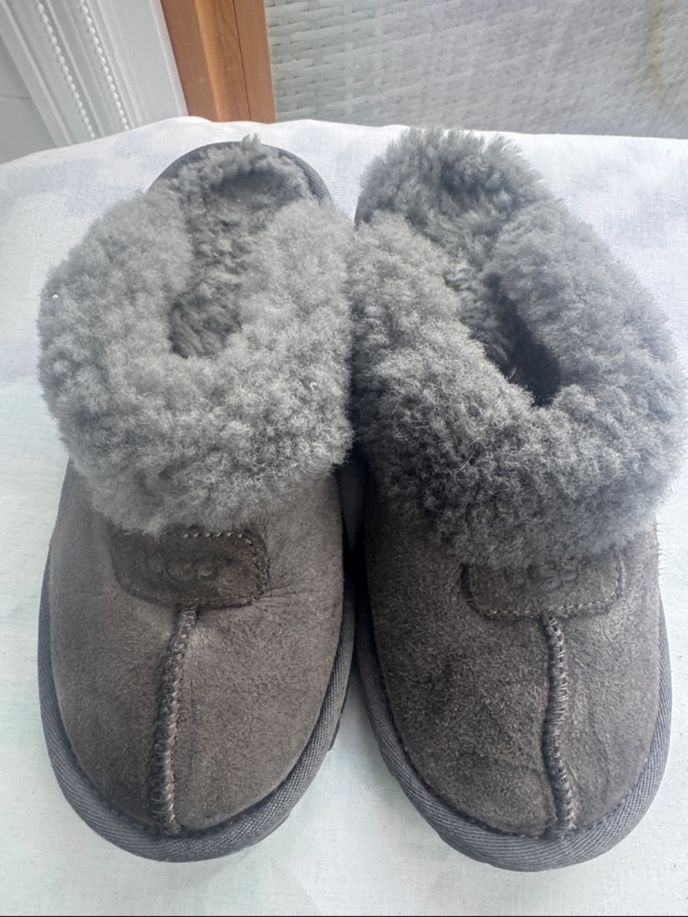 UGG COQUETTE GREY SUEDE SHEEPSKIN SLIPPERS/SLIDES WOMENS US 6